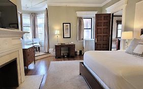 The New Victorian Mansion Bed & Breakfast