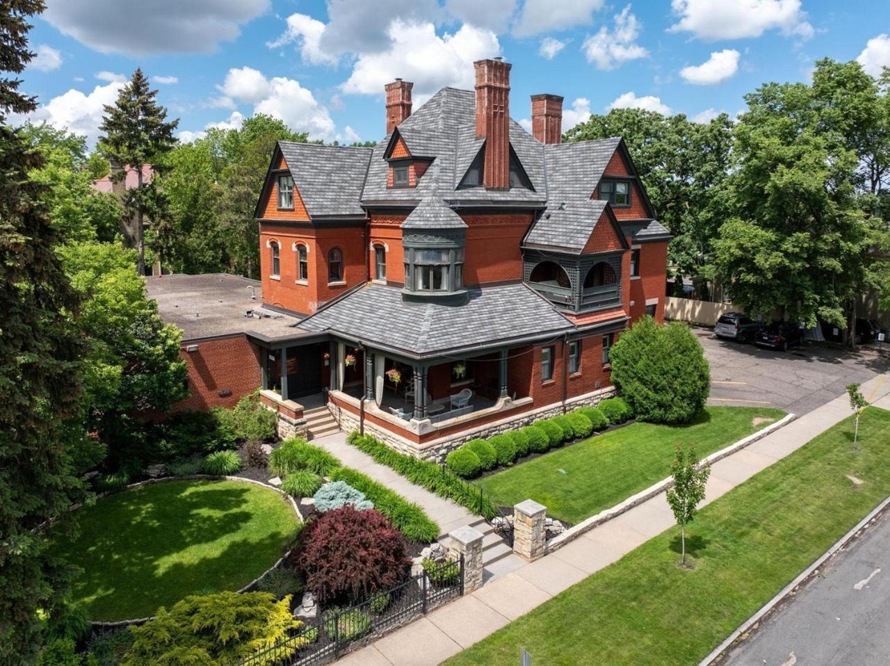 The New Victorian Mansion B&B Saint Paul Exterior photo